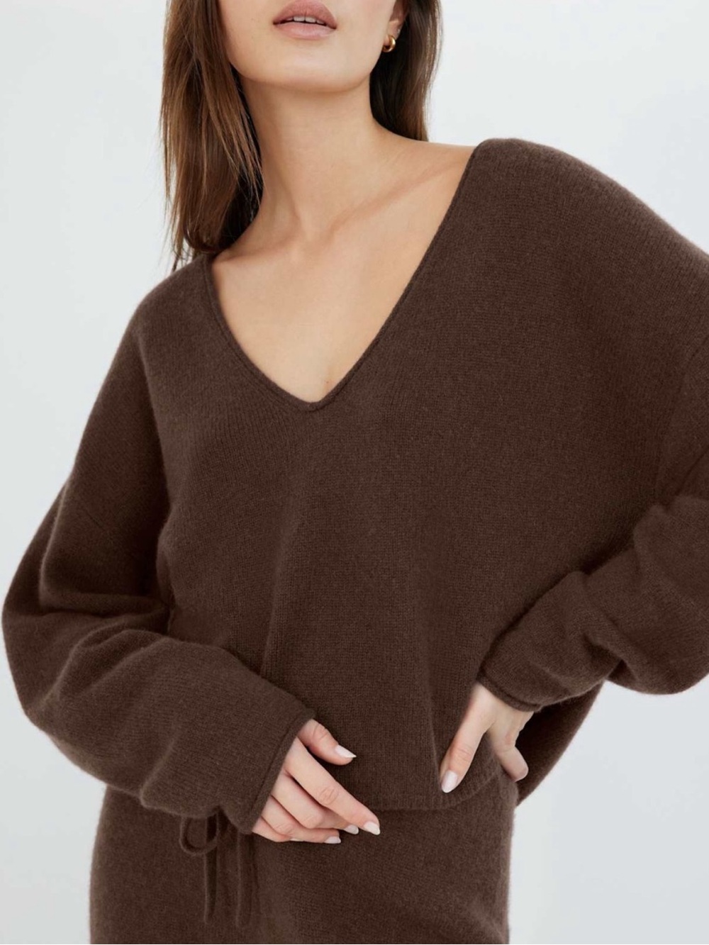 The Group by Babaton LUXE CASHMERE V-NECK SWEATER - Picture 1 of 10